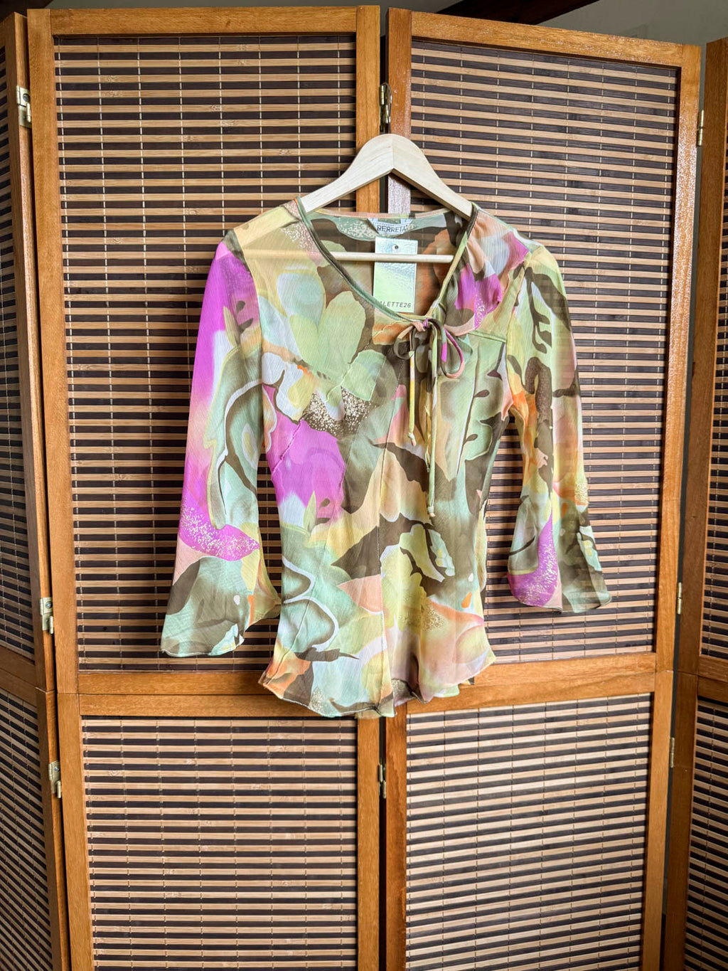 Blomstret bluse