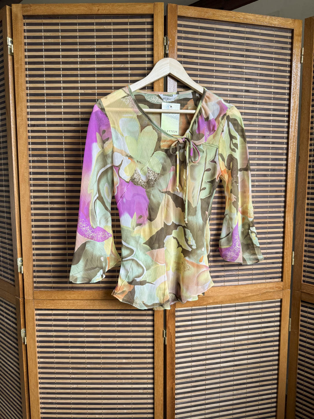 Blomstret bluse