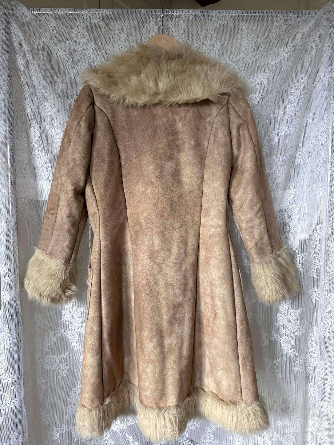 Lys Faux Shearlingjakke