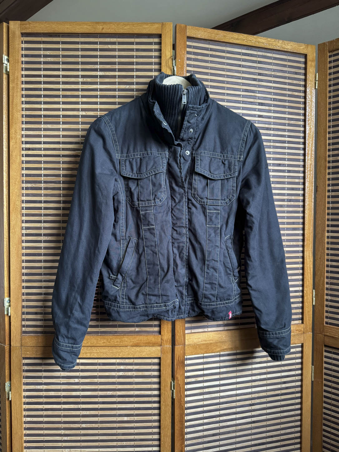 Mørkegrå jakke
