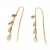 Colorfull strings øreringe fra Lulo Jewelry med lyse perler og forgyldt sterling sølv