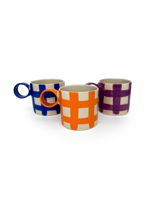Atelier Borekull keramik kopper med hank og tern i orange, lilla og koboltblå