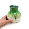 grøn og hvid keramik vase fra Julie Ebens