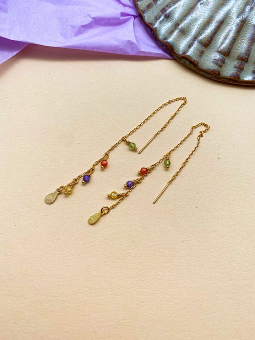 Colorfull strings øreringe fra Lulo Jewelry med forskellige perler og forgyldt sterling sølv
