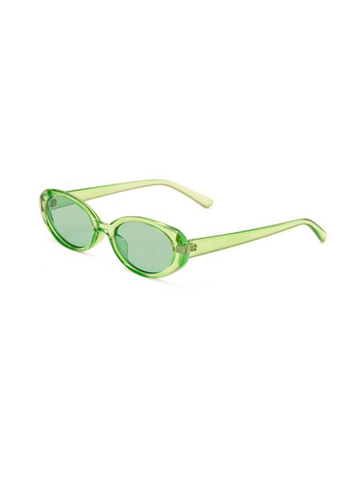 ovale solbriller med transparent lysegrønt stel med lysegrønt glas.