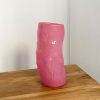 Stor pink glasvase mundblæst af Marie Retpen.
